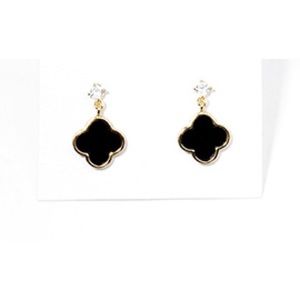 BLACK QUATREFOIL EARRINGS